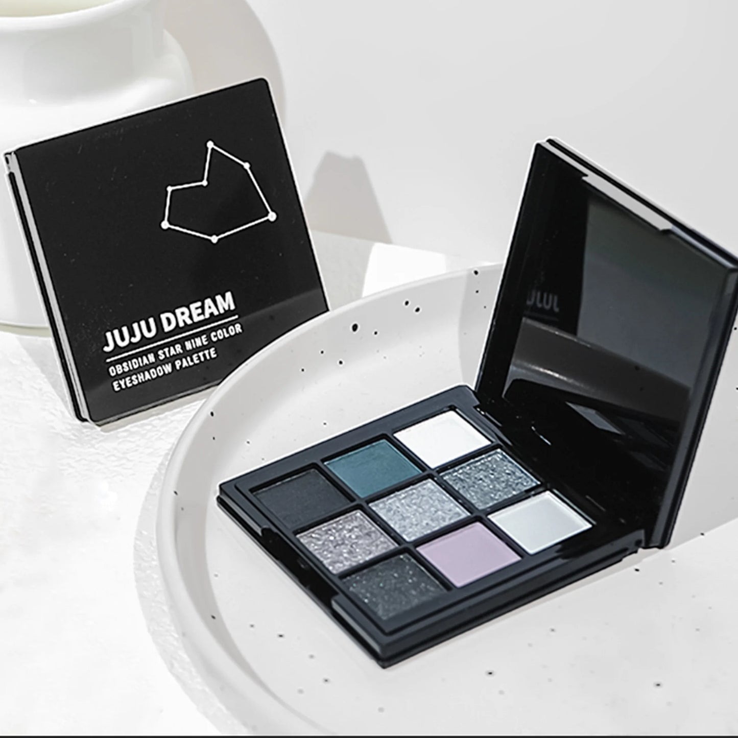 eyeshadow